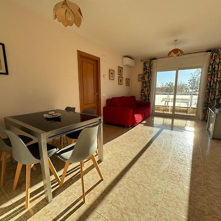 Piso En El Centro Con Vistas Al Mar Y Balcon Apartment Roses Exterior foto