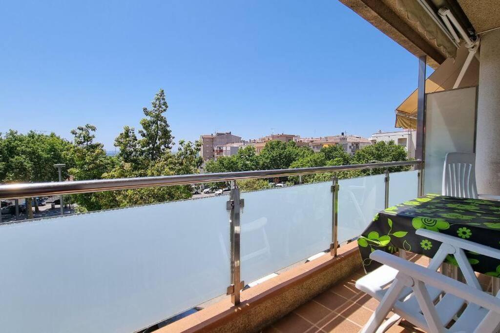 Piso En El Centro Con Vistas Al Mar Y Balcon Apartment Roses Exterior foto